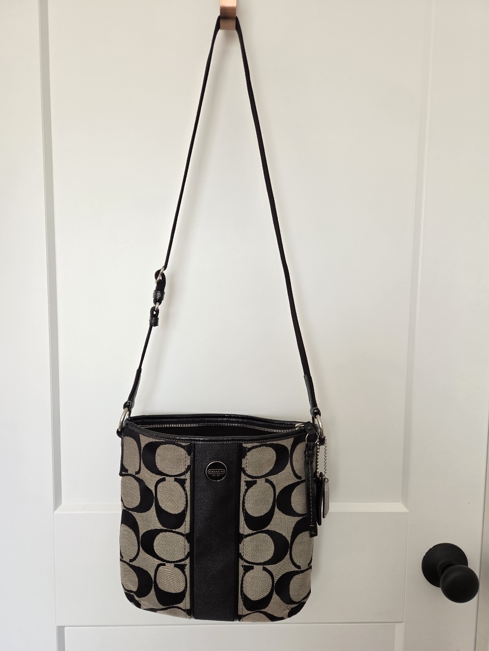Vintage Coach Signature Stripe Crossbody Bag in Black & Beige. #SW